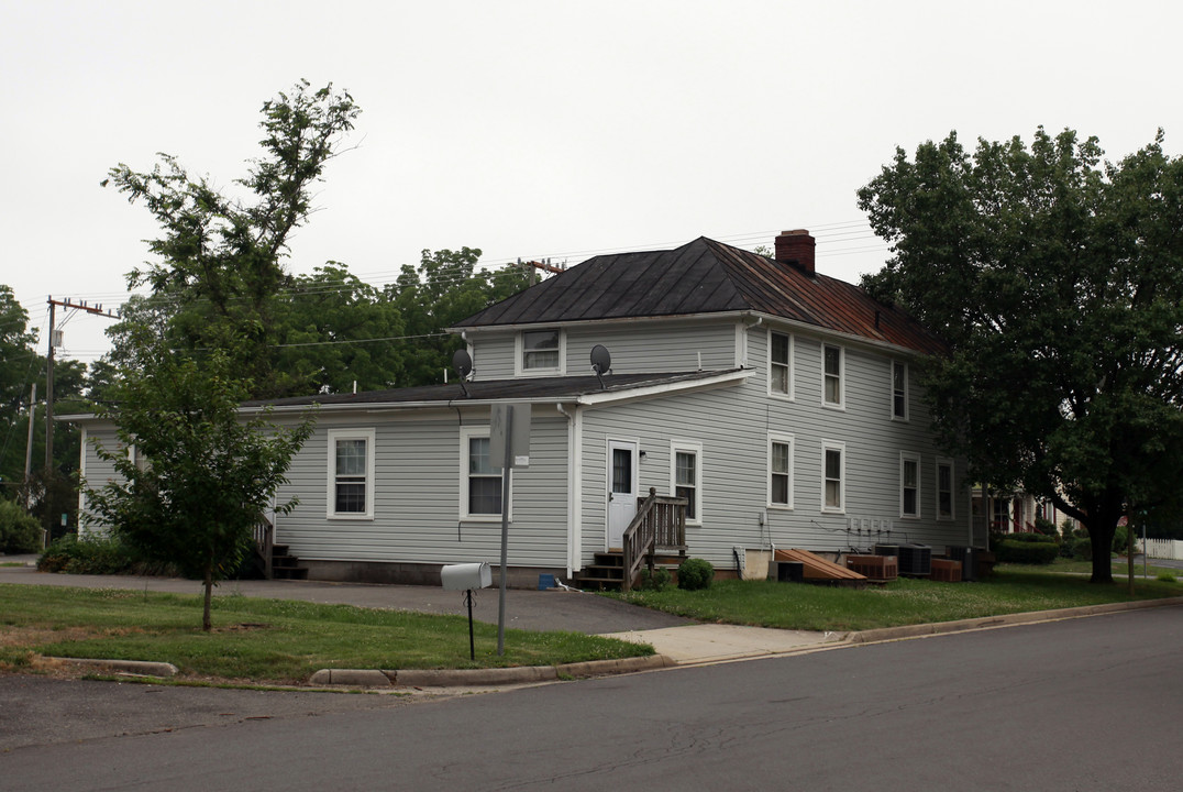 14900 Washington St in Haymarket, VA - Building Photo