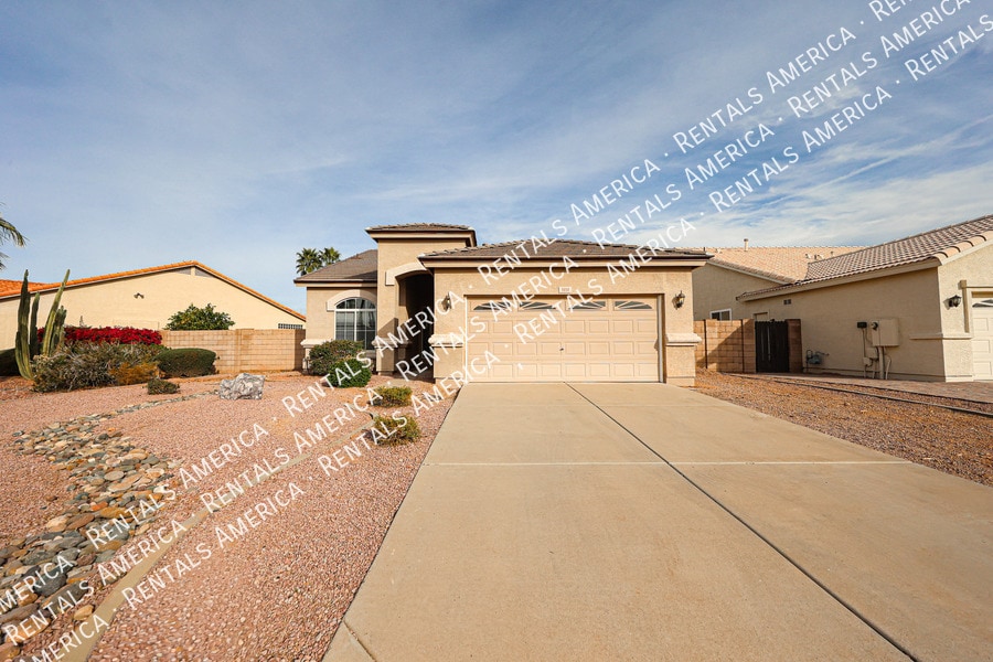 3850 W Park View Ln in Glendale, AZ - Building Photo