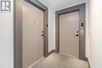 130 River St in Toronto, ON - Building Photo - Building Photo