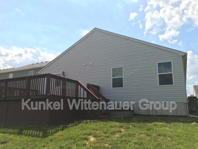 108 Meadowcrest Dr in Belleville, IL - Building Photo - Building Photo