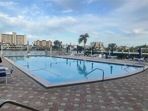 10351 Regal Dr in Largo, FL - Building Photo - Building Photo