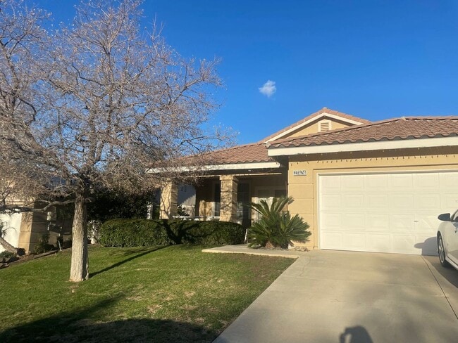 property at 27474 Fallbrook Ct