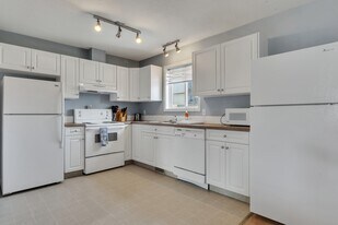 10150-10150 121 Ave in Grande Prairie, AB - Building Photo