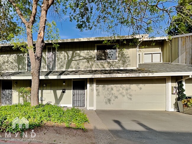 property at 1139 Rivara Cir