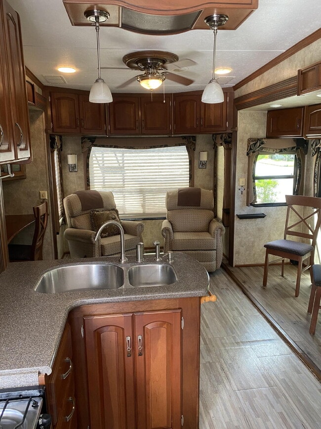 6124 Parkway E in St. Cloud, FL - Building Photo - Building Photo