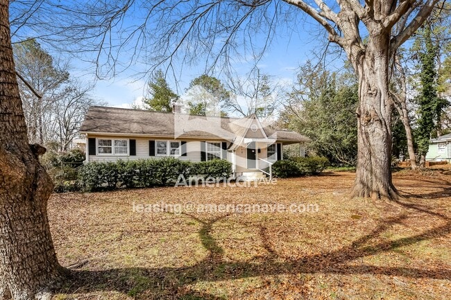 517 Wildwood Dr in Spartanburg, SC - Foto de edificio - Building Photo