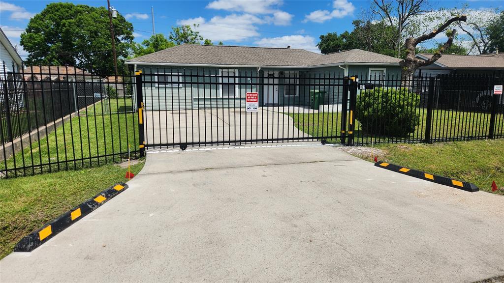 801 Majorca Dr in Houston, TX - Building Photo