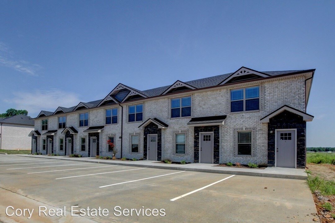 96 Holland Dr in Clarksville, TN - Building Photo