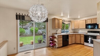 24609 SE 45th Way in Issaquah, WA - Building Photo - Building Photo