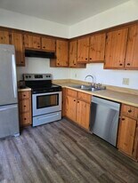2032 Elmhurst Ln in Portsmouth, VA - Building Photo