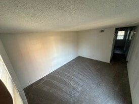 1143 N Graycroft Ave in Nashville, TN - Building Photo