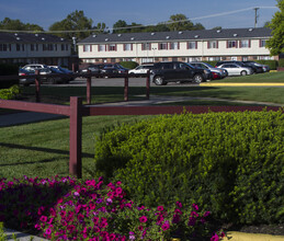 Cassady Village Apartments in Columbus, OH - Building Photo - Building Photo