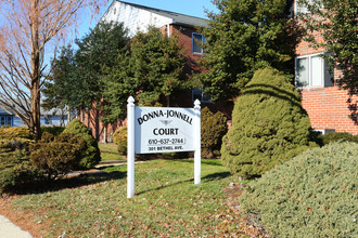 Donna Jonnell Court in Chester, PA - Building Photo - Building Photo