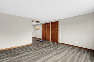 7105 W Foster Pl in Chicago, IL - Building Photo - Building Photo