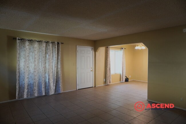 3909 Balboa Dr in Bakersfield, CA - Building Photo - Building Photo