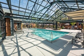 Indian Creek in Redwood City, CA - Foto de edificio - Building Photo