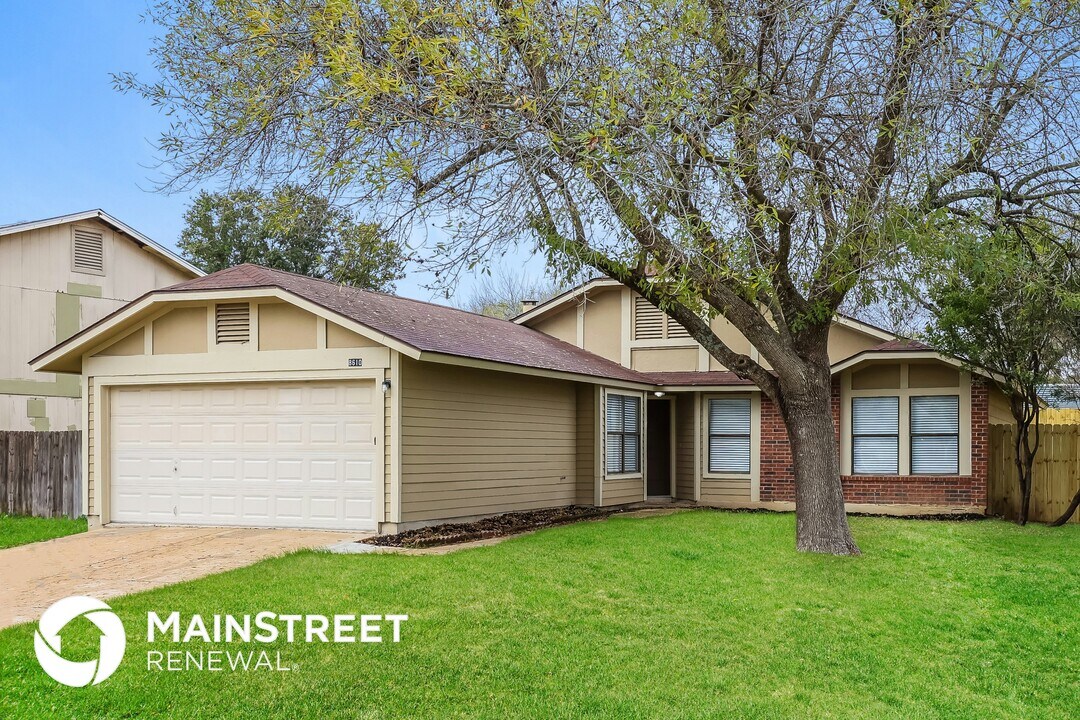 8610 Shallow Ridge Dr in San Antonio, TX - Building Photo