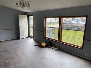 208 Silver Rd in Beaver, WV - Building Photo - Building Photo