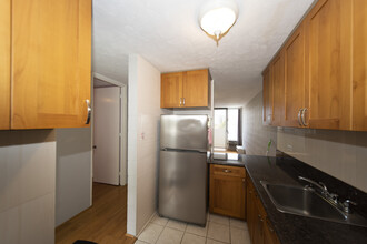 1870 Lusitana St, Unit 303 in Honolulu, HI - Foto de edificio - Building Photo