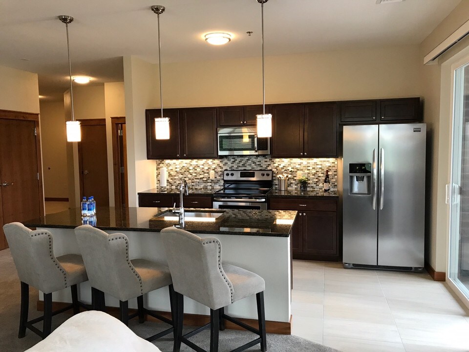 Oakwood Ridge Apartments in Eau Claire, WI - Building Photo