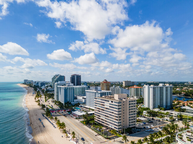 Spring Tide Apartments in Fort Lauderdale, FL - Building Photo - Building Photo