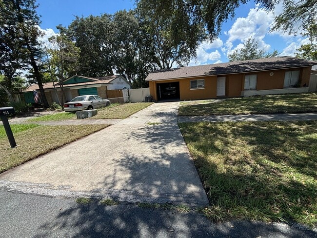 property at 914 Osceola Trl