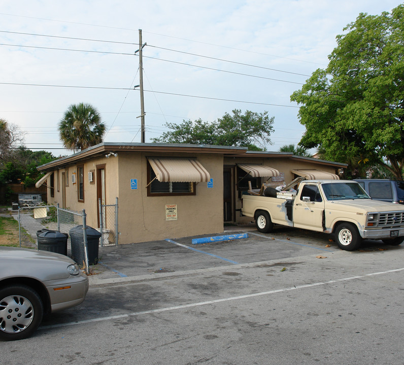 2908 NW 9th Pl in Fort Lauderdale, FL - Building Photo