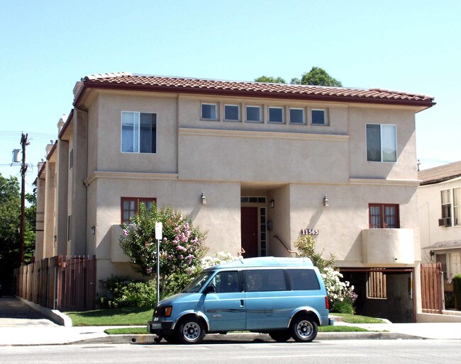 11565 Riverside Dr in North Hollywood, CA - Foto de edificio - Building Photo