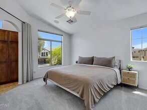 2725 E Mine Creek Rd, Unit #1044 in Phoenix, AZ - Building Photo - Building Photo