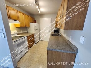 14 Village Way in Natick, MA - Building Photo - Building Photo