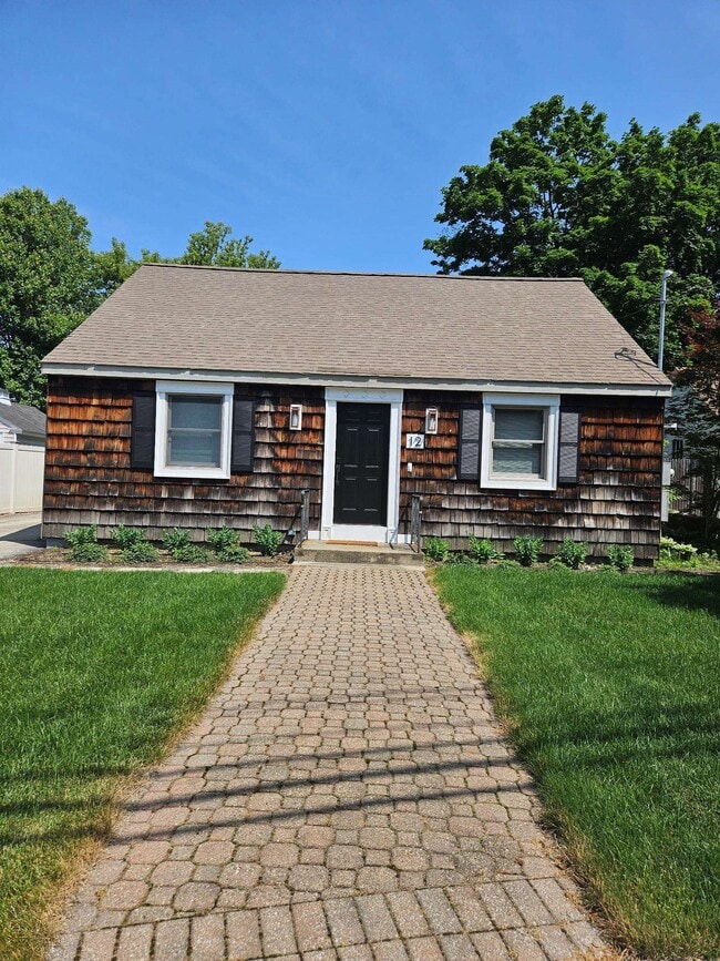 12 Taylor St