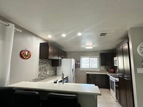 1220 Oakdale St in El Paso, TX - Building Photo - Building Photo