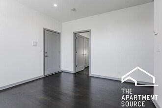 2806 N Mozart St, Unit 1 in Chicago, IL - Building Photo - Building Photo