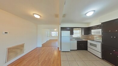 3201 54th St N in St. Petersburg, FL - Building Photo - Building Photo