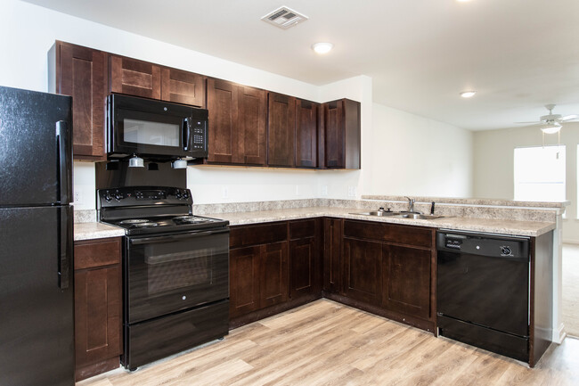 Whispering Creek Apartments in Columbus, OH - Building Photo - Interior Photo