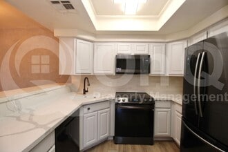 7008 E Gold Dust Ave in Paradise Valley, AZ - Building Photo - Building Photo