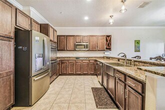 6533 Channelside Dr in New Port Richey, FL - Building Photo - Building Photo