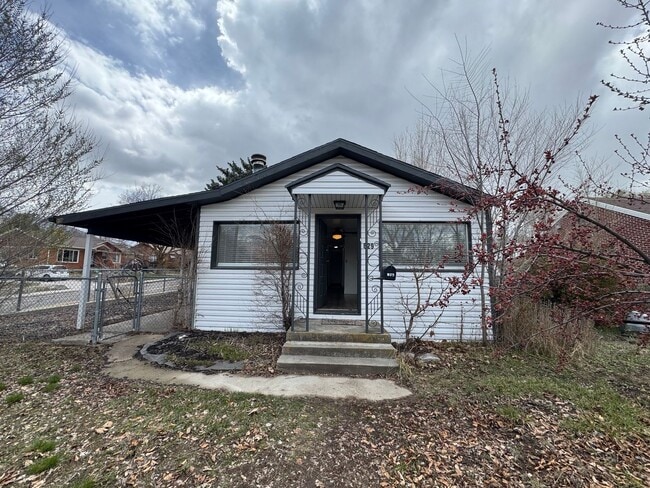property at 829 Healy St