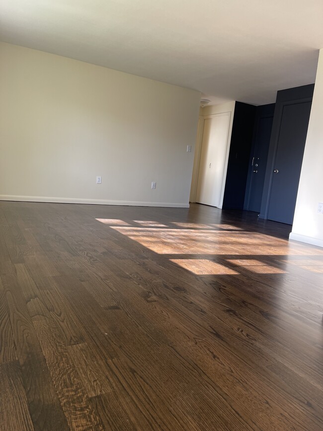 121 Shadow Ln, Unit B4 in West Hartford, CT - Building Photo - Building Photo