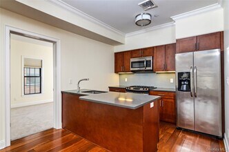 30 Elm Pl in Rye, NY - Building Photo - Building Photo