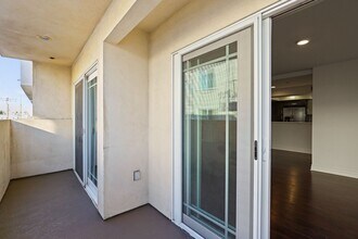 Westgate Apartments in Los Angeles, CA - Building Photo - Building Photo