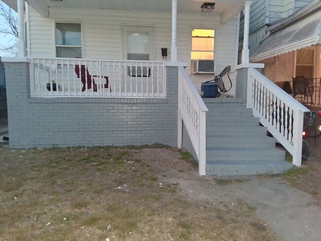 property at 824 Lincoln St