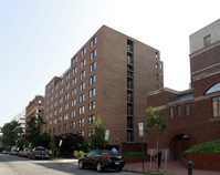 St. Mary's Court in Washington, DC - Foto de edificio - Building Photo