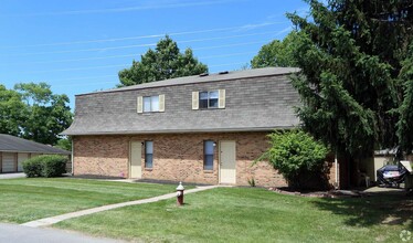 Chatham Village in Columbus, OH - Building Photo - Building Photo