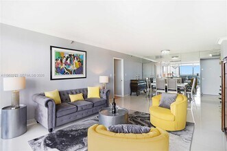 20505 E Country Club Dr in Aventura, FL - Foto de edificio - Building Photo