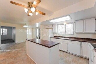 5728 S Kenton St in Englewood, CO - Building Photo - Building Photo