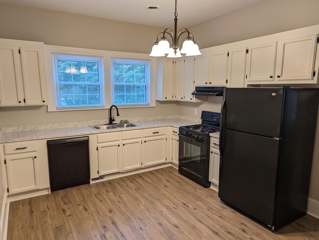 100 Mulberry St in Greer, SC - Building Photo - Building Photo