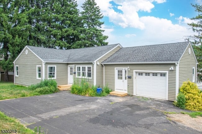 21 Walsh St in Franklin, NJ - Building Photo - Building Photo