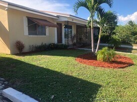 817 S B St in Lake Worth Beach, FL - Building Photo