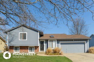 618 W Sunrise Dr in Belton, MO - Building Photo